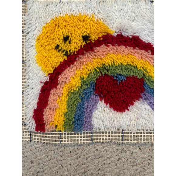 Completed Sunshine Rainbow Heart Latch Hook Rug 12x12 WonderArt - Picture 6 of 11